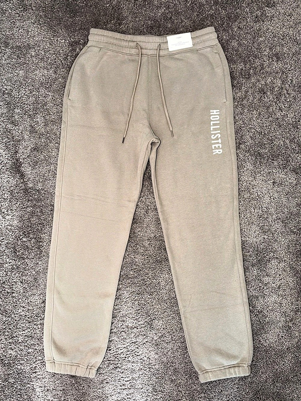 Men’s Hollister Logo Graphic Jogger Sweatpants in Beige